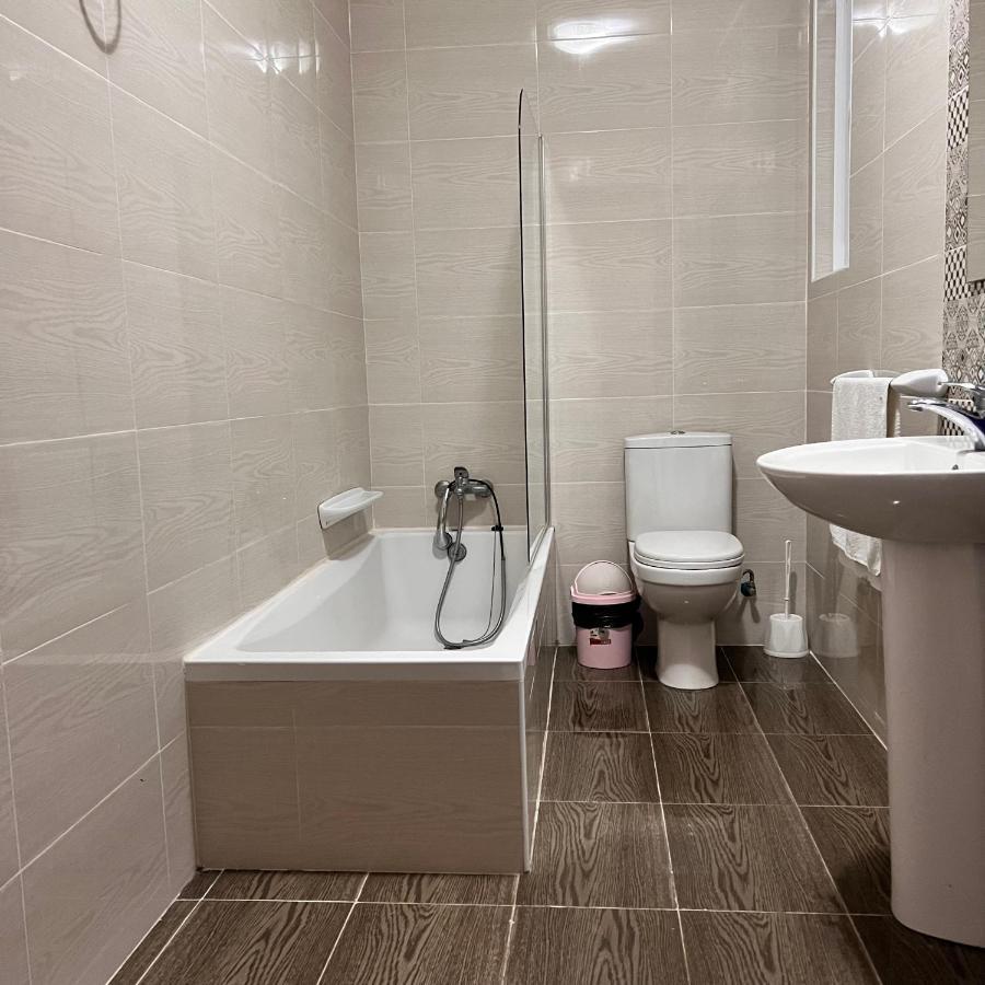 F4 Room 2, Private Room Two Single Beds Shared Bathroom ムサイダ エクステリア 写真
